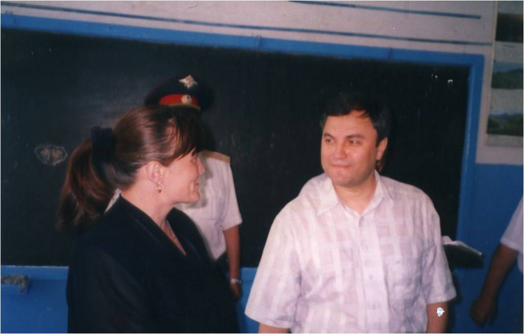 Встреча коллектива школы с В.В. Володиным 2003 год